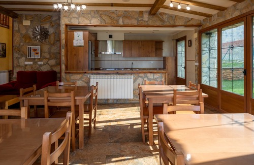 Asparrena Maison | Room 'Twins' with Shared Garden and Wi-Fi