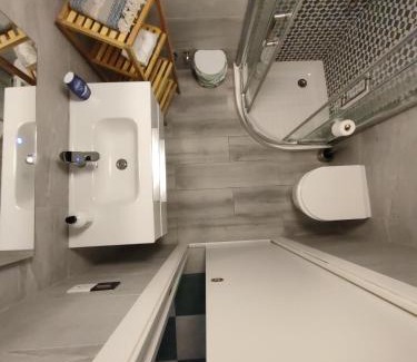 La Linea de la Concepcion Maison | Room with private bathroom in shared apartment 50m from Gibraltar