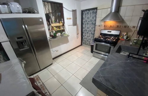 Liberia Lit Et Petit-Déjeuner | Room+WiFi+Kitchen+Tv+Laundry+Parking @Guanacaste