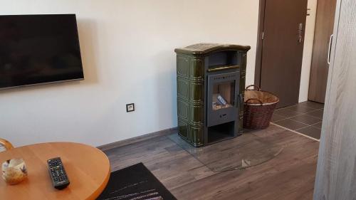 Strba Appartement | Room with a High Tatras view and Fireplace