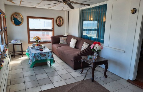 Revere Maison | Room With Fantastic Front Ocean And Beach View! House Right Across The Ocean!
