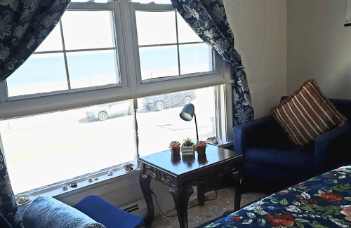 Revere Maison | Room With Fantastic Front Ocean And Beach View! House Right Across The Ocean!