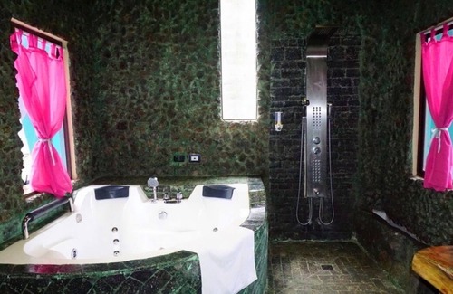 San Rafael de Heredia Maison | Room with Jacuzzi, Vacation Spa house with Turkish bath