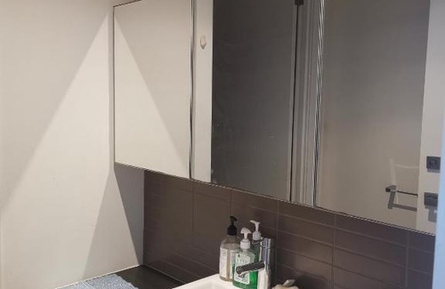 Docklands Maison | Room with king-size bed close to Melbourne CBD & Southern Cross Station