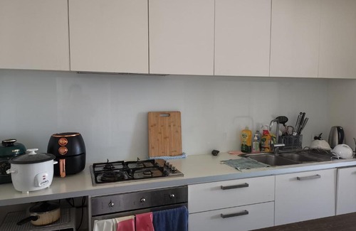 Docklands Maison | Room with king-size bed close to Melbourne CBD & Southern Cross Station