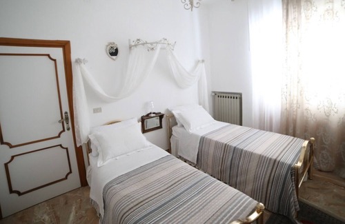 Colonnella Lit Et Petit-Déjeuner | room with panoramic view