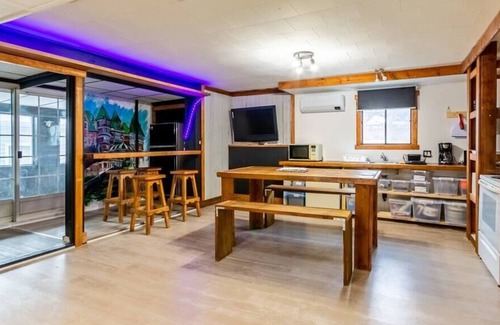 Les Rivieres Appartement | Room with parking and private bathroom