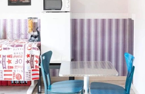 Secondigliano Appartement | Room with private bathroom - Brown