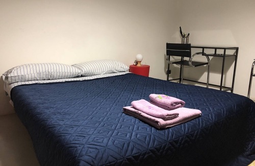 Cittadella Lit Et Petit-Déjeuner | chambre avec salle de bain privée dans l'appartement de la ville de Parme