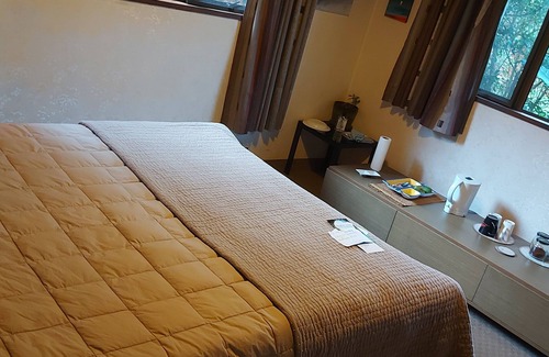 Tauranga Lit Et Petit-Déjeuner | Room with Queen bed. Close to all Bay attractions. Free Wifi & safe parking.