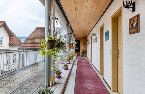 Reinhardshausen Appartement | Room 'Wollmert' with Shared Terrace, Shared Garden and Balcony