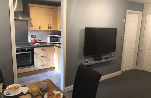 Shirley Appartement | Roomotel - Hamlyn Green - Appartement au rez-de-chaussée avec 1 chambre à Solihull près du NEC