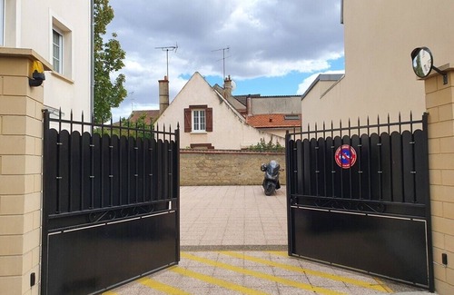 Les Mureaux Hôtel | Les Chambres de LA MARINA Hôtel et Fitness