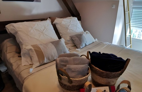 Nouan-sur-Loire Lit Et Petit-Déjeuner | Rooms at the Gates of Chambord – Breakfast Included and Table d'Hôtes Available