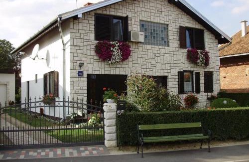 Knezevi Vinogradi Maison | Rooms with a parking space Knezevi Vinogradi, Baranja - 15024