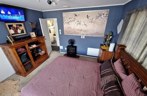 Stokes Valley Maison | rooms with a view