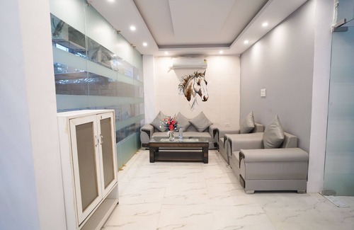 Sector 63 Hôtel | Roomshala 034 Grihum Noida Sector 63
