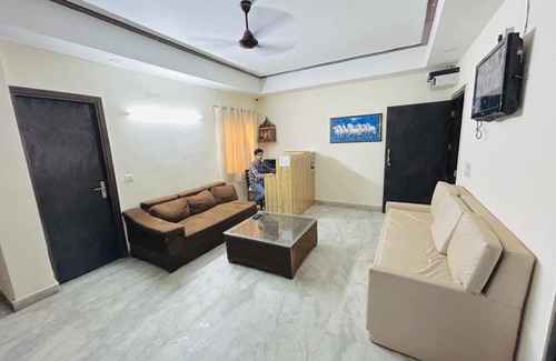 Nehru Place Hôtel | Roomshala 071 HD Luxury Home Stay - GK -1