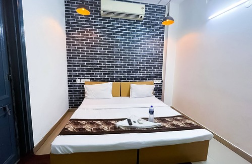 Block D Hôtel | Roomshala 116 Krishna Villa