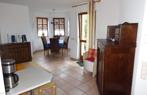 Queichhambach Appartement | Grand appartement 3 étoiles en bordure avec vue sur le mont Trifel