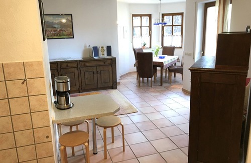Queichhambach Appartement | Grand appartement 3 étoiles en bordure avec vue sur le mont Trifel