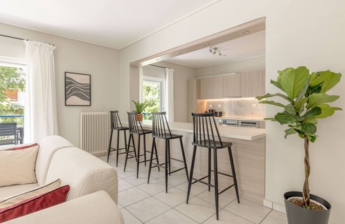 Amarousion Appartement | Roomy 3BR Apartment in Marousi