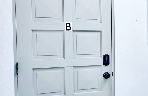 Eleanor Roosevelt Appartement | Nouvelle inscription, meilleur rapport qualité-prix, nouveaux meubles et appareils électroménagers avec des articles d'introduction