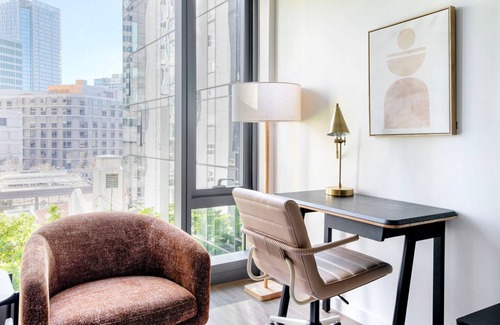 Civic Center Appartement | Roomy Hayes Valley 1BR w/ Yoga Studio, 1 min to BART, by Blueground