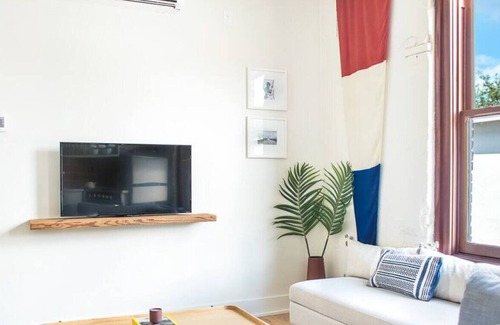 Yamacraw Village Copropriété | Roomy Hip 2BR in the Heart of Downtown Savannah