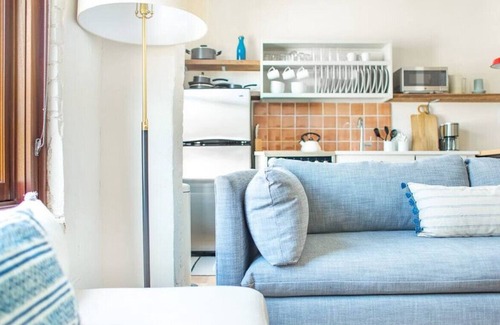Yamacraw Village Copropriété | Roomy Hip 2BR in the Heart of Downtown Savannah