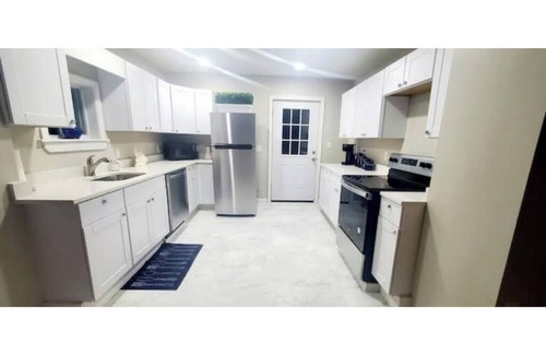 North Weymouth Appartement | Roomy home near Beach & Boston Free parking