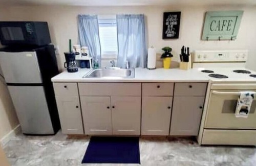 North Weymouth Appartement | Roomy home near Beach & Boston Free parking