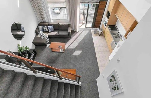 Eden Terrace Appartement | Roomy Loft Two Bedroom Apartment w/ Free Parking!