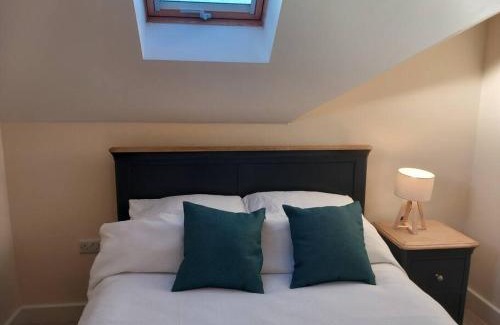 Beeston Appartement | Roomy Penthouse 2 double bed apartment - Spacious - Central Beeston - Free secure parking -
