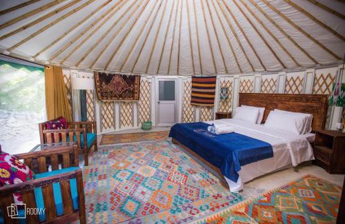Minapin Autre | Roomy Yurts, Minapin Nagar Hunza