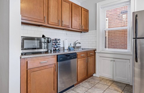 Lindenwood Park Appartement | Rooted Urban Retreat: First Floor 1BR Apartment