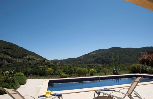 Roquebrun Villa | Villa moderne avec piscine privée à Roquebrun