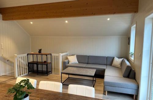 Vinnes Maison | Rorbu i Gilsvågen - Egen Brygge - Båtutleie