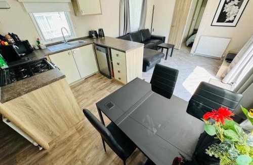 Wimborne Maison | Rosa - Bournemouth Holiday Home