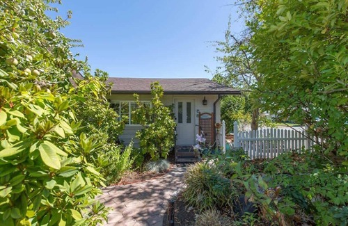Sequim Appartement | Rose Bud #1 Bedroom Suite in the Heart of the City