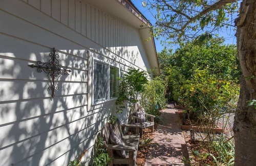Sequim Appartement | Rose Bud #1 Bedroom Suite in the Heart of the City