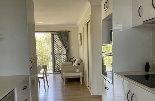Banyo Maison | Rose Cottage - A quiet getaway in Banyo