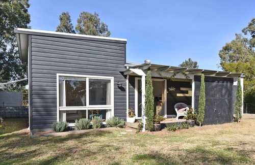Broke Appartement | Rose Cottage Studio Romantic or Solo Getaway. Spa, Games Room