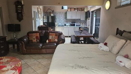 Pretoria Maison | Rose Cottage Vintage room