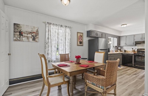 Knightdale Maison | Rose Garden - Delightful Private and Peaceful Home