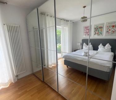 Baden-Baden Appartement | Rose Garden Retreat Private Terrace Baden-Baden