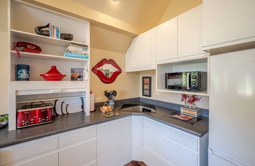 Akaroa Maison | Rose on the Bay - Akaroa Holiday Home
