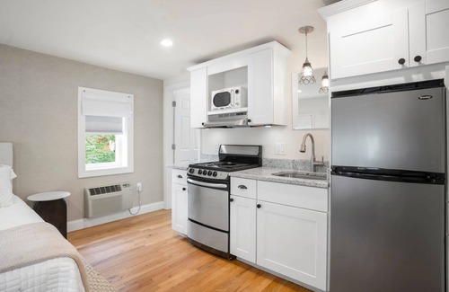 Newburyport Appartement | Rose Suite at the Hygge House