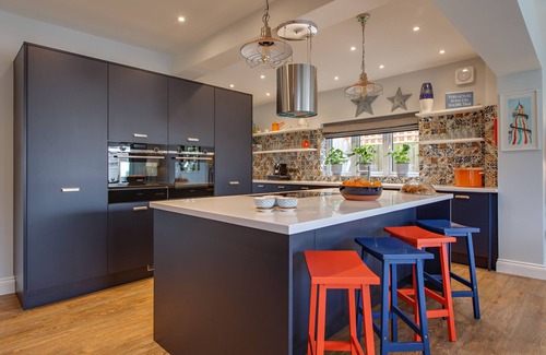 Sheringham Maison | Rosehaven in Sheringham. Luxury 6 Bedroom / 6 Bathroom for 12. Dog Friendly