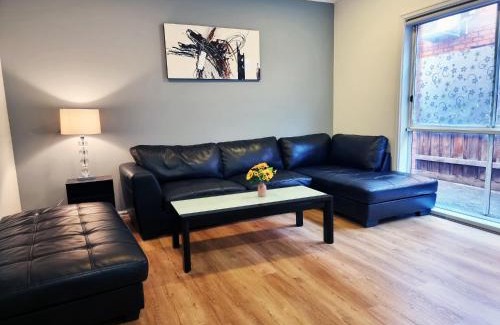 Maribyrnong Maison | Rosie House-Spacious comfortable Home